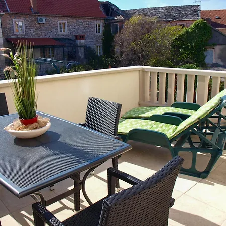 Apartment Sweet Smile